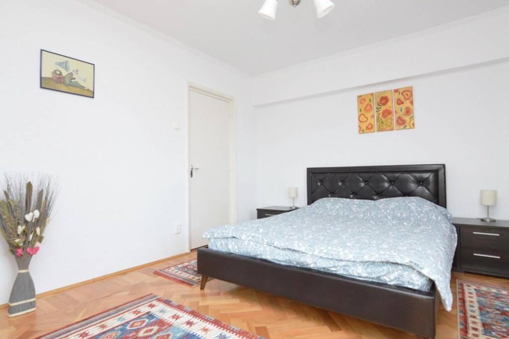 ブカレストApartament Ultracentral Piata Uniriiアパートメント エクステリア 写真
