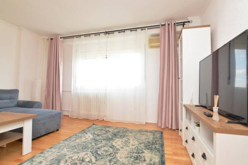 ブカレストApartament Ultracentral Piata Uniriiアパートメント エクステリア 写真